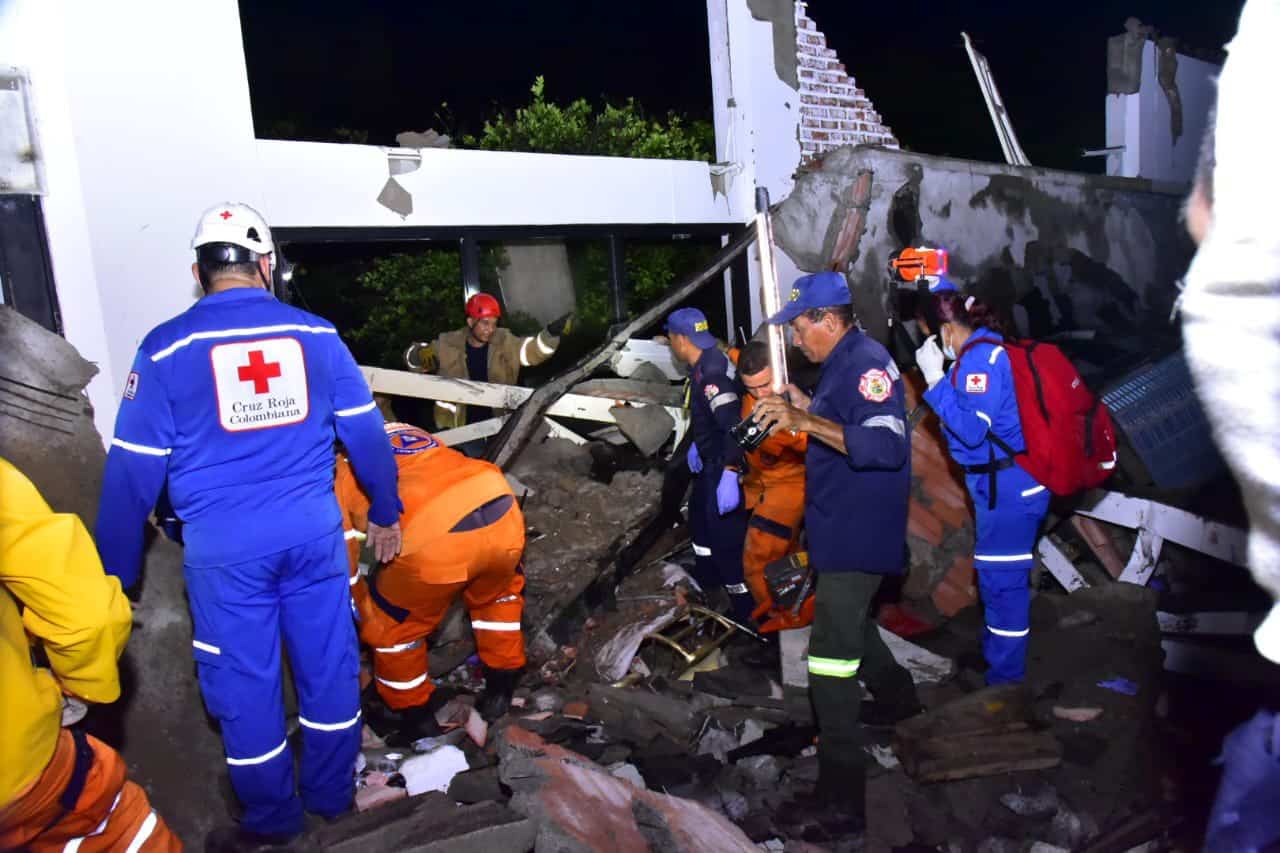 Dos muertos y decenas de heridos dejó derrumbe de un techo sobre el salón donde se celebraba una boda en Valledupar, Colombia