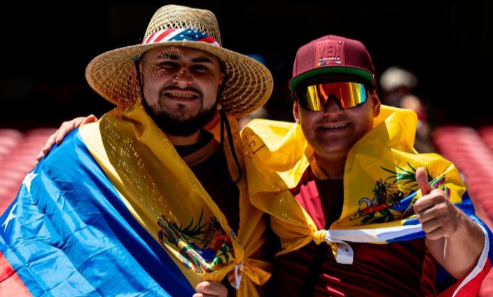 Venezolanos saltan de alegría por el triunfo de la Vinotinto en la Copa América