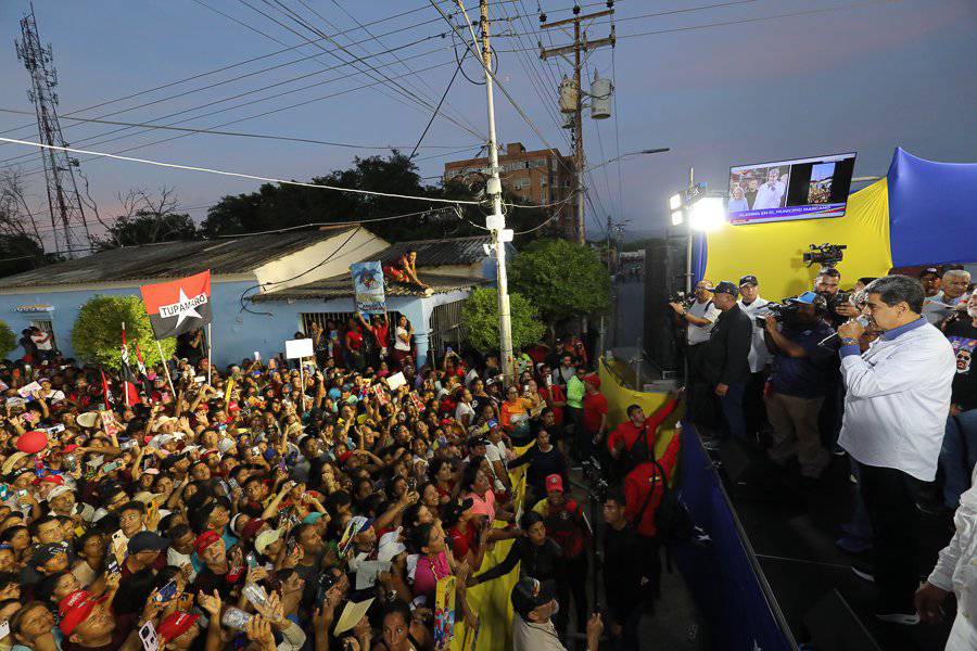 Presidente Maduro resalta que con el 1x10x7 se garantiza la victoria y la paz