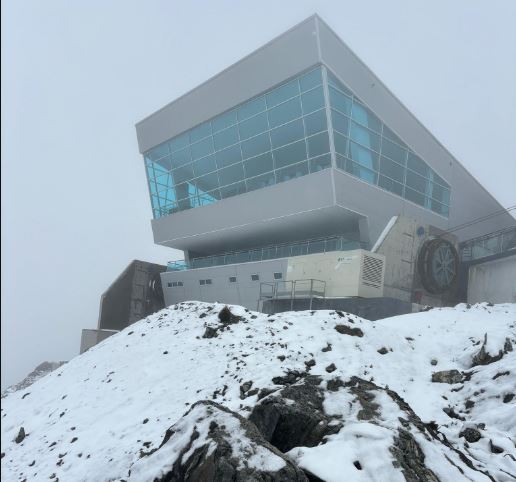 La intensa nevada que cubrió de blanco el Pico Espejo