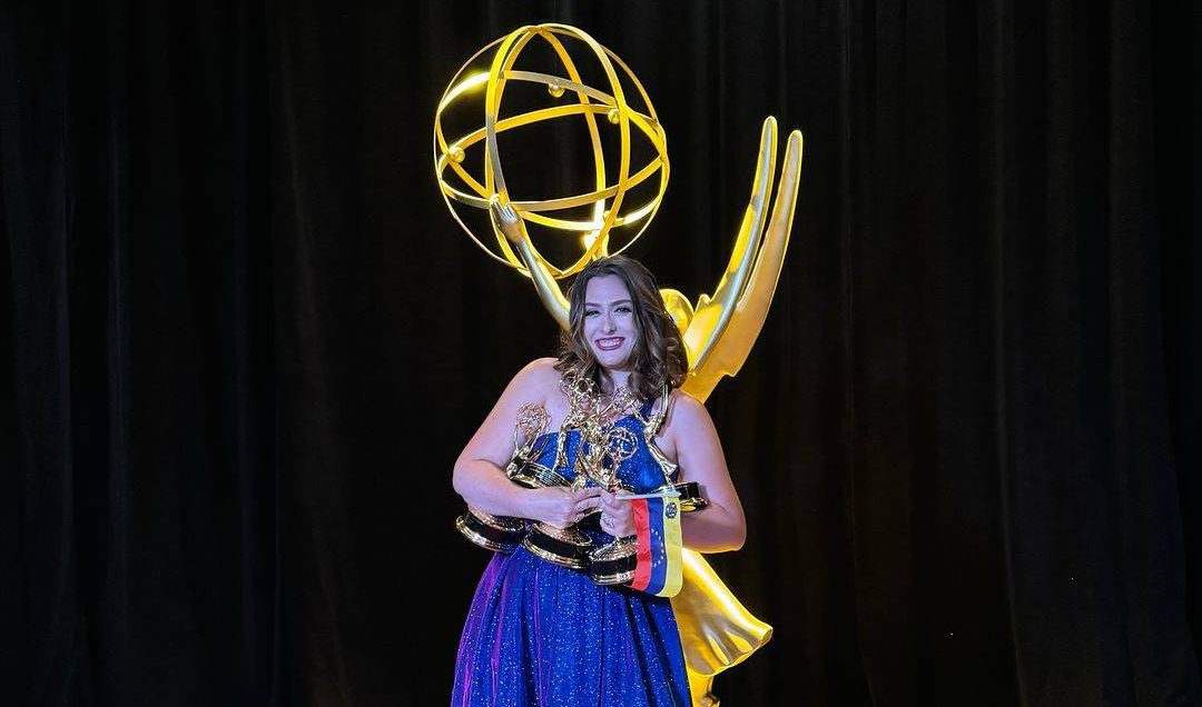 Periodista venezolana arrasa en los premios Emmy: se llevó seis de siete