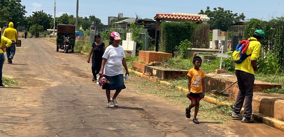 Limpian cementerios de Maracaibo por el Día del Padre