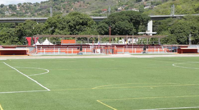 Presidente Maduro entrega cancha al pueblo en Charallave