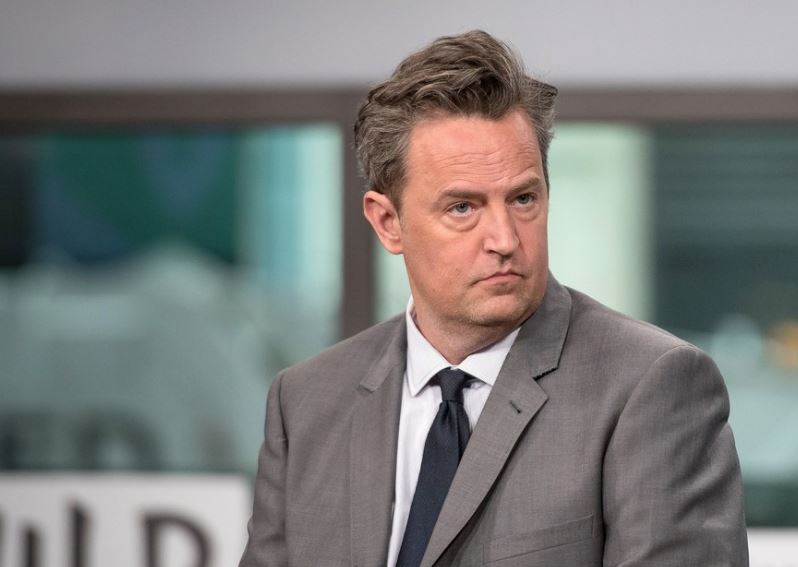 Múltiples personas podrían enfrentar cargos por la muerte de Matthew Perry