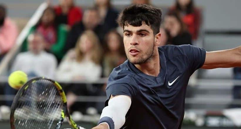 Alcaraz pasa a los cuartos de final en el Roland Garros