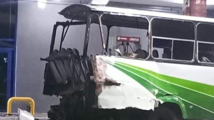 Varios heridos dejó explosión de autobús dentro de una bomba en Barquisimeto