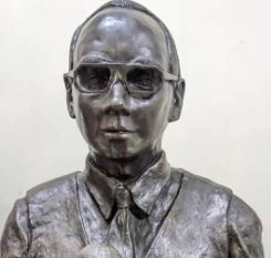 Harán nuevo busto al Monumental Ricardo Aguirre para la plaza de la Basílica: el original de bronce está resguardado