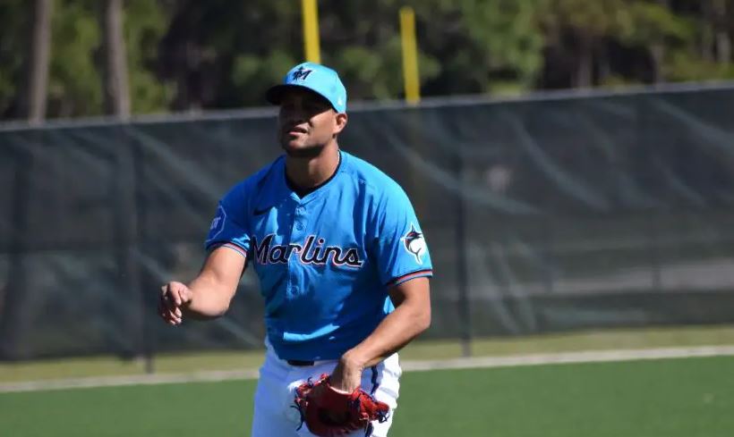 El lanzador zuliano Yonny Chirinos regresa a las mayores con los Marlins