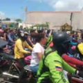 Más de 800 motorizados despidieron con una multitudinaria caravana a Johendri Mejía, el mototaxista que murió en el choque de la C-3