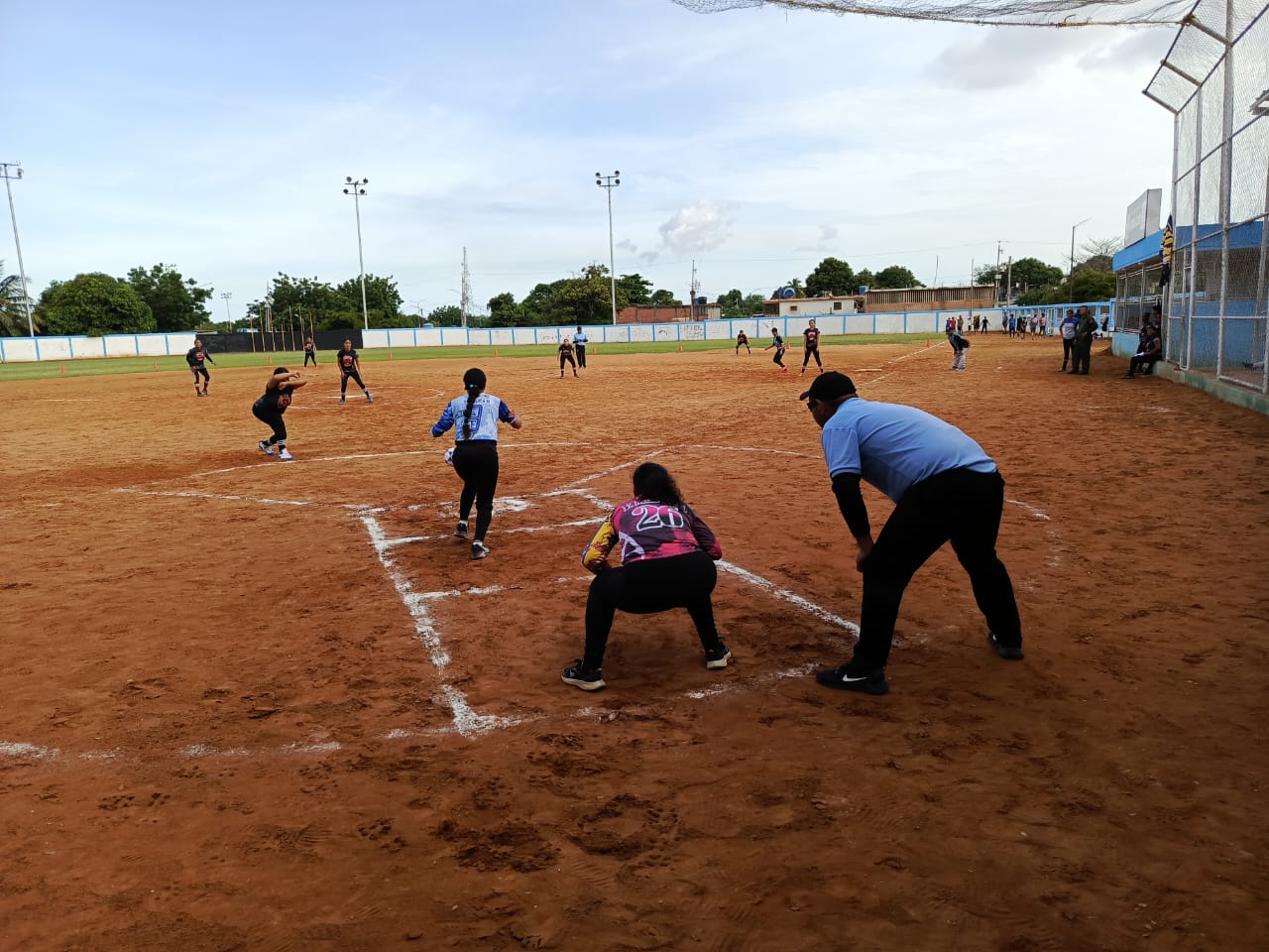 Los Juegos Deportivos de Polisur avanzan a semifinales y finales