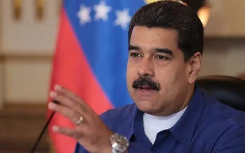 Presidente Nicolás Maduro sostiene que las redes sociales censuran sus obras