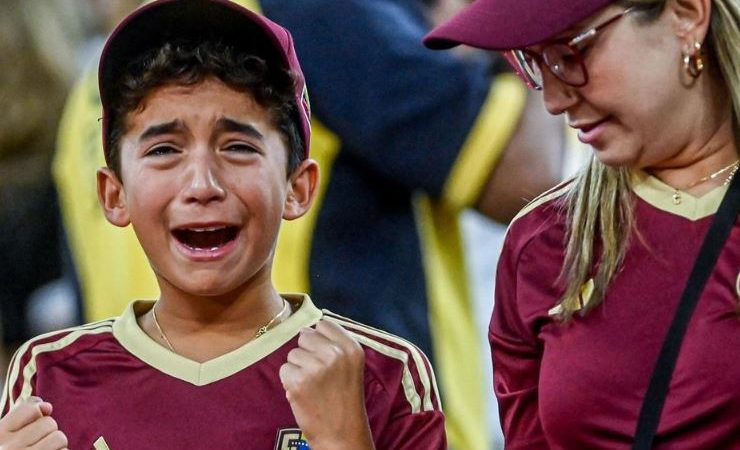 Sentimiento nacional: La imagen de un niño que lloró tras el triunfo de la Vinotinto