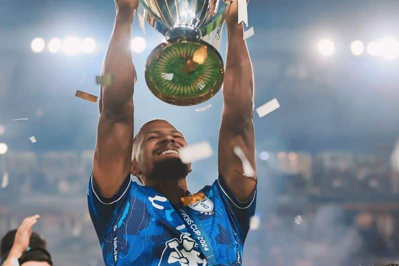 Doblete de Salomón Rondón le da la Concachampions al Pachuca