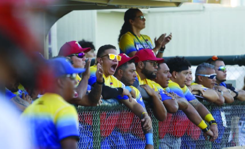 Venezuela marcha invicta y sella su clasificación a la final de grupo en el Mundial de softbol