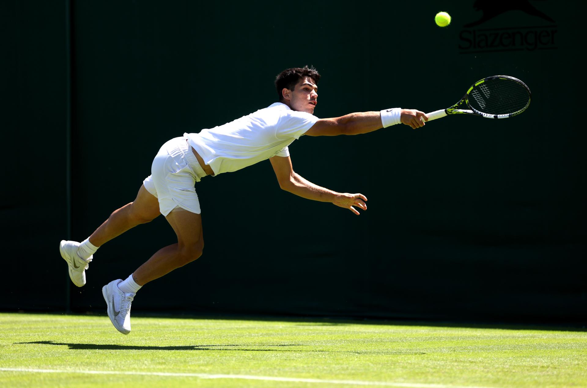 Carlos Alcaraz avanzó a la tercera ronda de Wimbledon