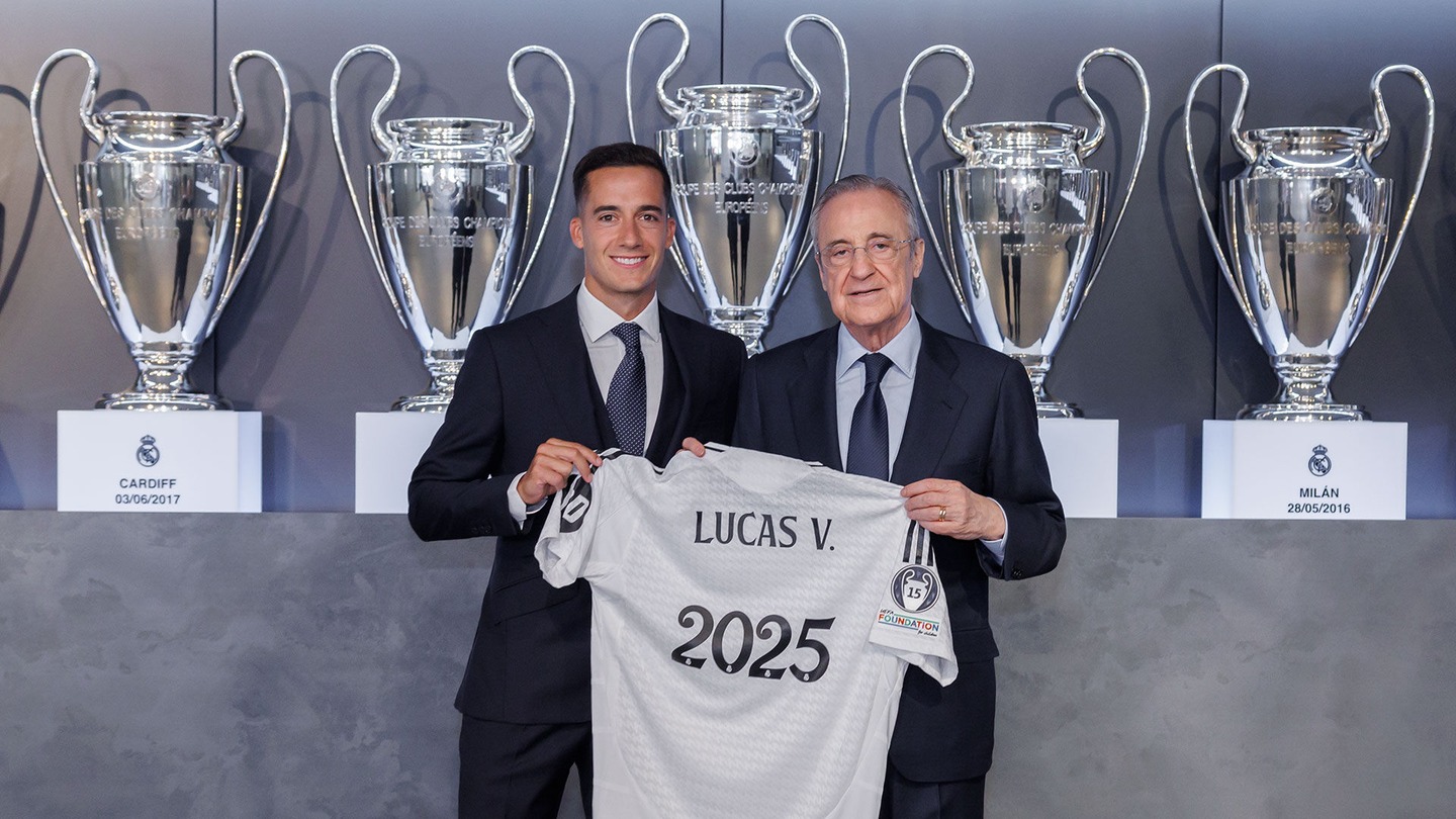 Lucas Vázquez renovó por un año más con Real Madrid