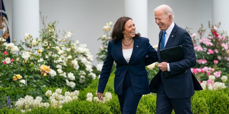 Joe Biden apoya a Kamala Harris como su sustituta, tras abandonar la carrera a la presidencia