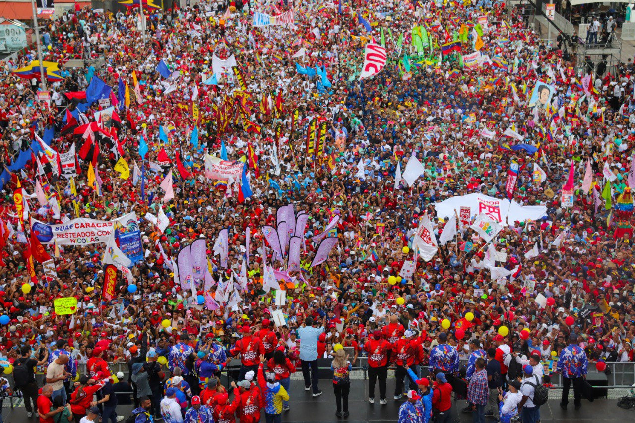 Nicolás Maduro cierra su campaña en la avenida Bolívar de Caracas