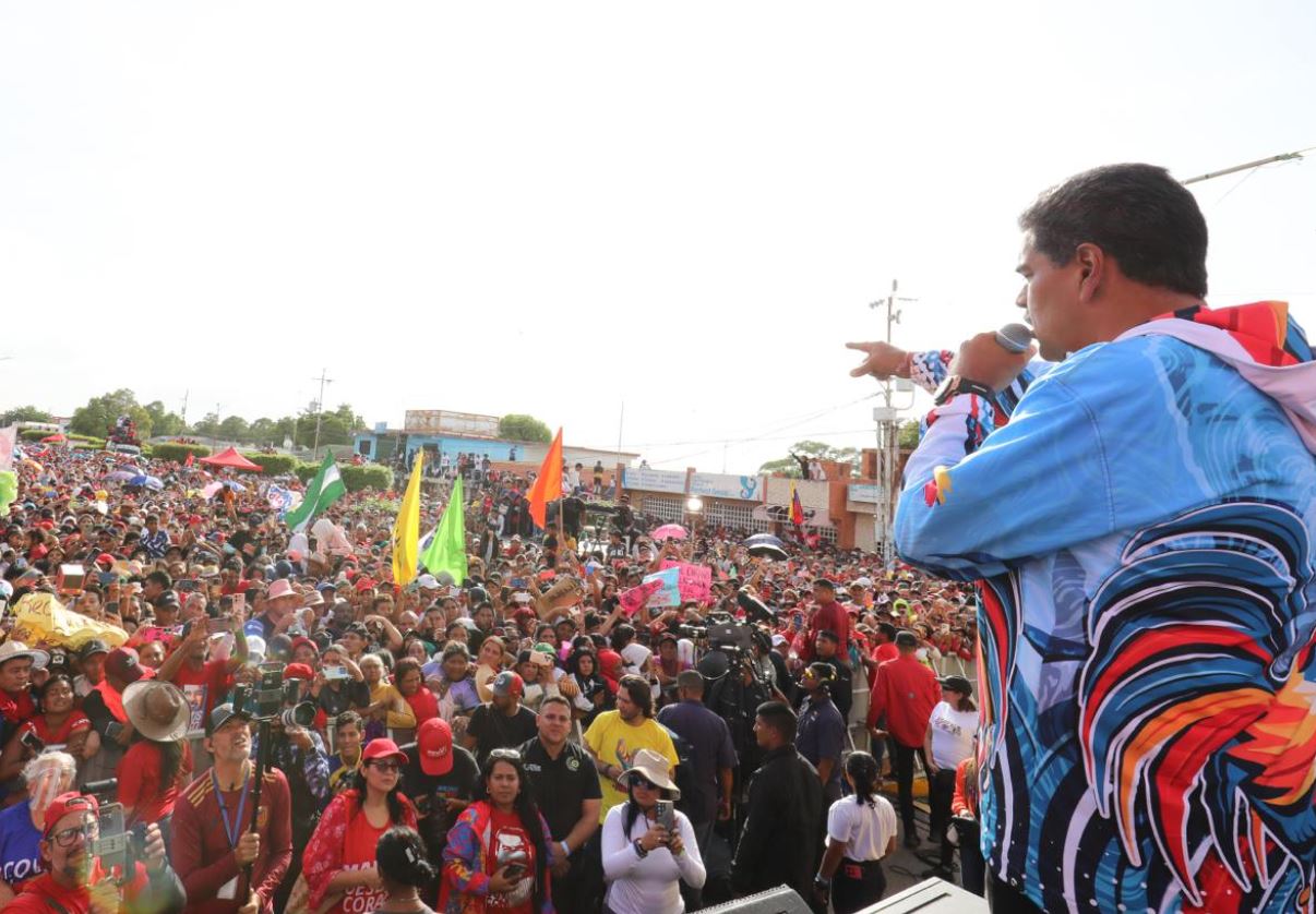 Maduro llega a Jesús Enrique Lossada y anunció funcionamiento del nuevo motor para la quinta línea de la Estación de Bombeo Tulé