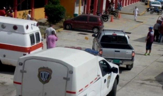 Un muerto a puñaladas dejó riña entre varios hombres al frente de una capilla en Bailadores