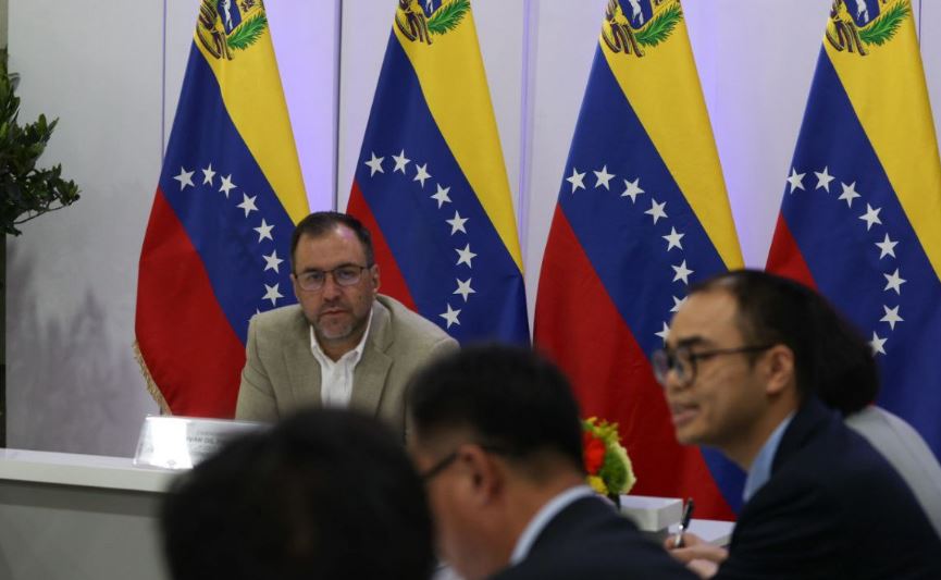 Venezuela denuncia intervención internacional contra sus elecciones