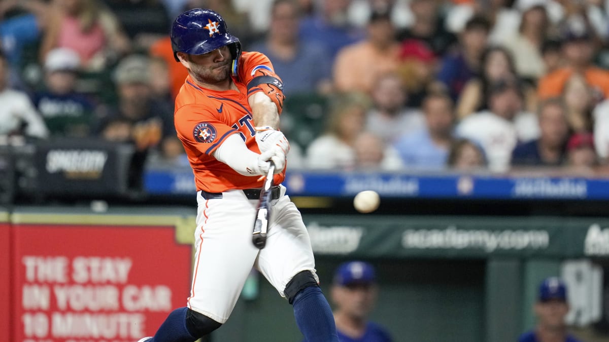 José Altuve liquidó a los Rangers con vuelacerca productivo