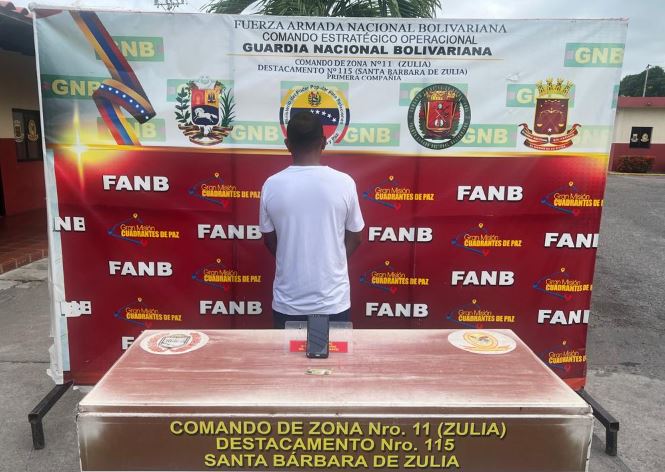 Arrestan a hombre por tomarle foto a la maquina electoral en Santa Bárbara del Zulia