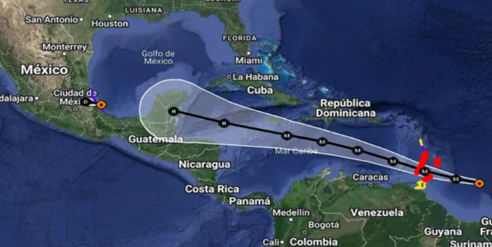 El huracán Beryl mantiene trayectoria hacia México