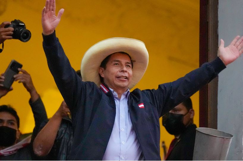 Pedro Castillo inscribió su candidatura para postular a la presidencia de Perú