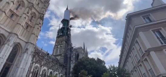 Por qué se incendió la catedral gótica de Ruan en Francia: considerada como la más alta del mundo