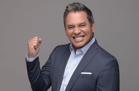 Daniel Sarcos vuelve a Telemundo como presentador de Hoy día: 