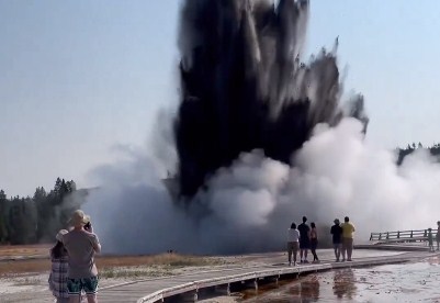 Registran una sorprendente y poderosa explosión en el parque de Yellowstone, reconocido por ser el hogar del oso Yogui