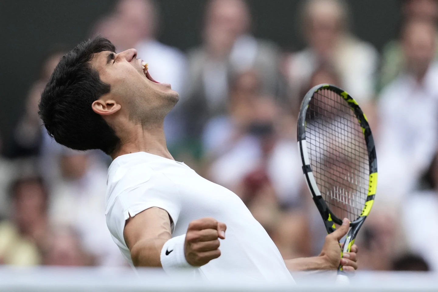 Carlos Alcaraz vence a Medvedev en una emocionante semifinal de Wimbledon