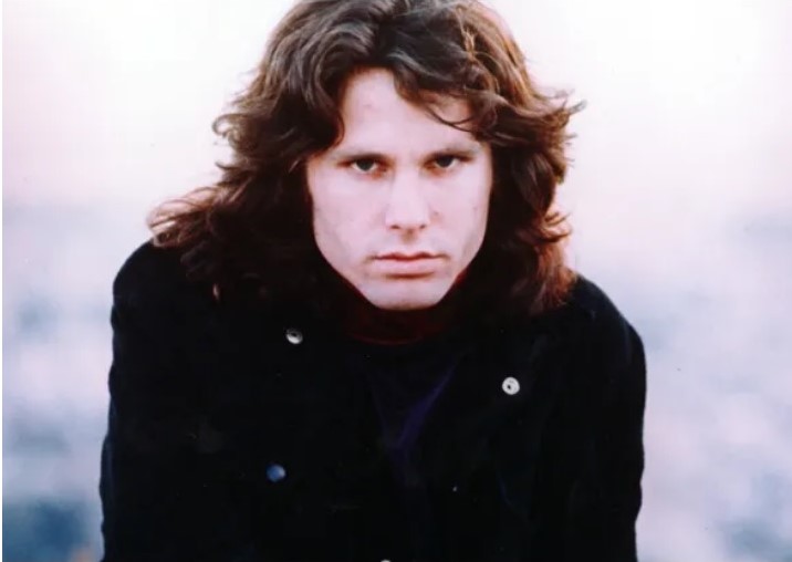 Hoy se cumplen 53 años de la muerte de Jim Morrison: El Rey Lagarto de The Doors