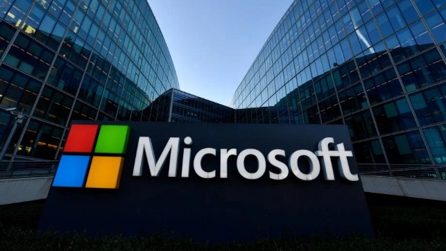 El mundo supera el mayor apagón informático de la historia tras falla en el sistema de Microsoft por error de actualización