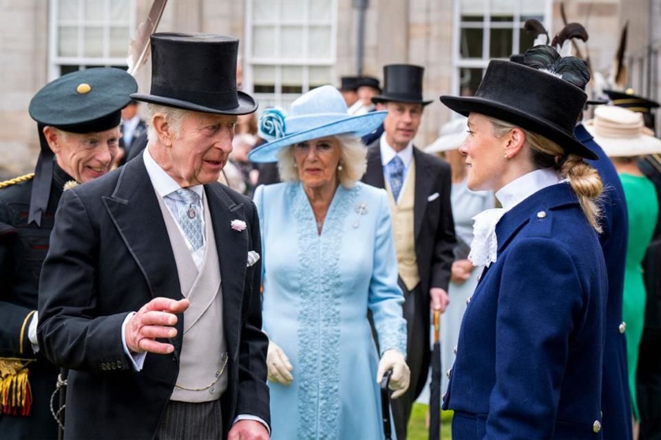 La reina Camila y el príncipe Eduardo reciben el honor más alto de Escocia
