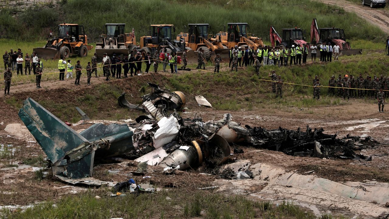 Piloto del avión siniestrado en Nepal fue el único que sobrevivió: Autoridades confirman que recuperaron 18 cadáveres