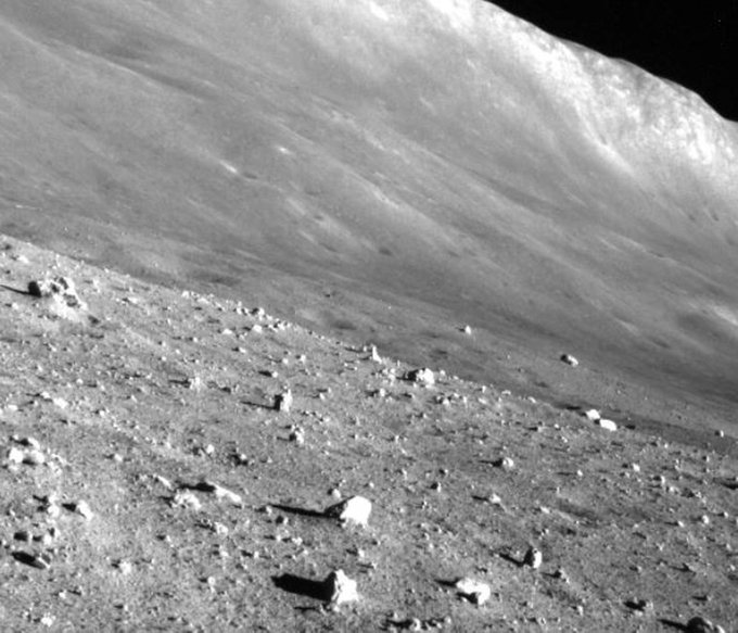 Descubren un túnel potencialmente accesible bajo la superficie de la Luna