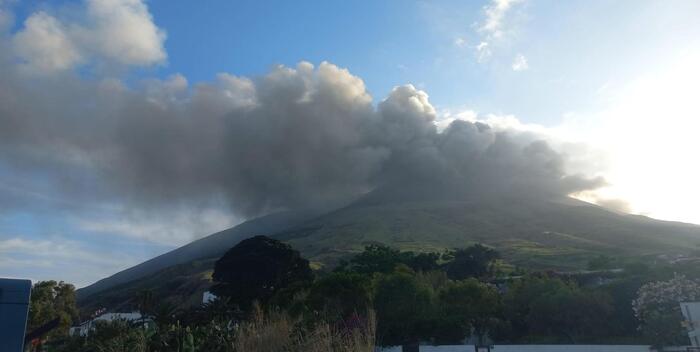 Elevan la alerta del volcán italiano Etna por aumento de su actividad eruptiva
