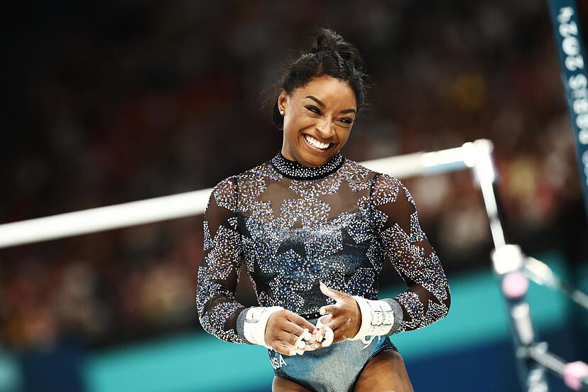 Simone Biles gana la medalla de oro en la final individual completa de gimnasia en París 2024