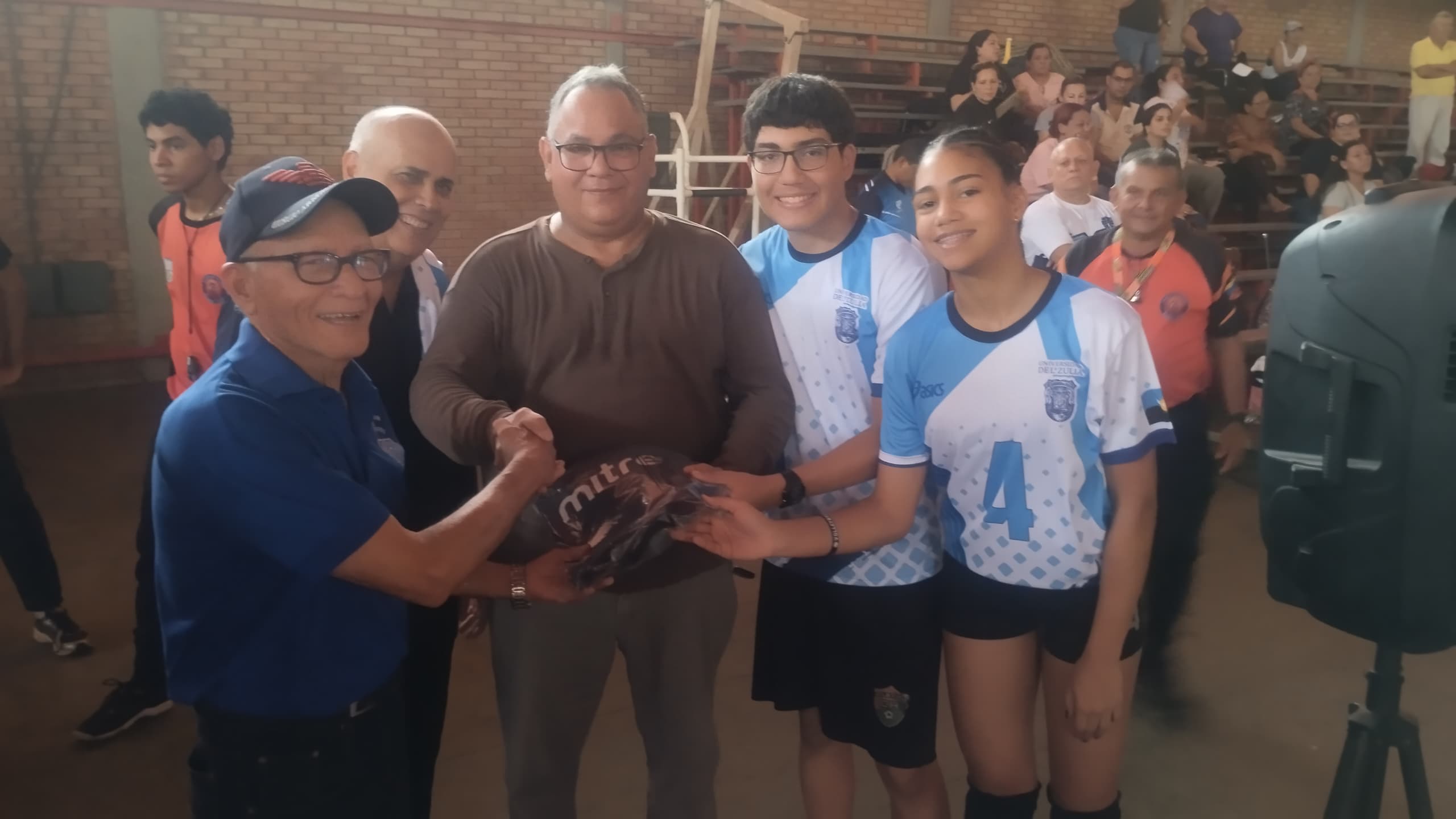 Inaugurada la copa LUZ de voleibol