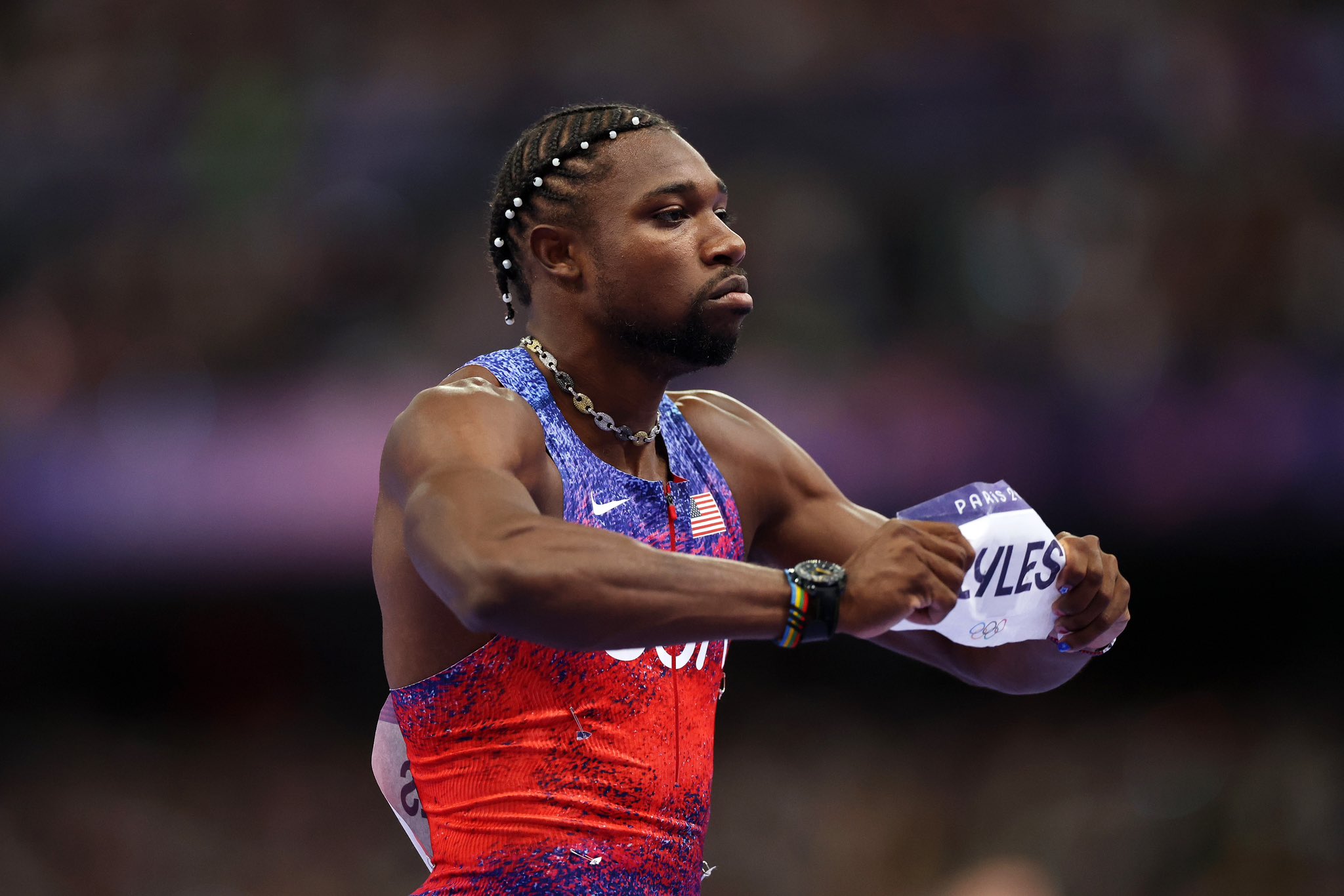 Noah Lyles ganó la medalla de oro en los 100 metros de atletismo en un final épico