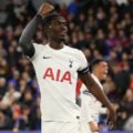 Tottenham suspendió a Yves Bissouma por inhalar ‘gas de la risa’