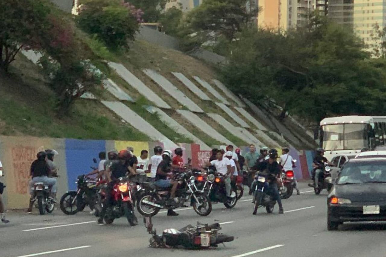 Tres fallecidos en accidente vial en la autopista Francisco Fajardo