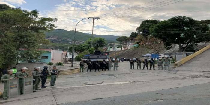 Desplegados al menos seis mil funcionarios policiales y militares por protestas