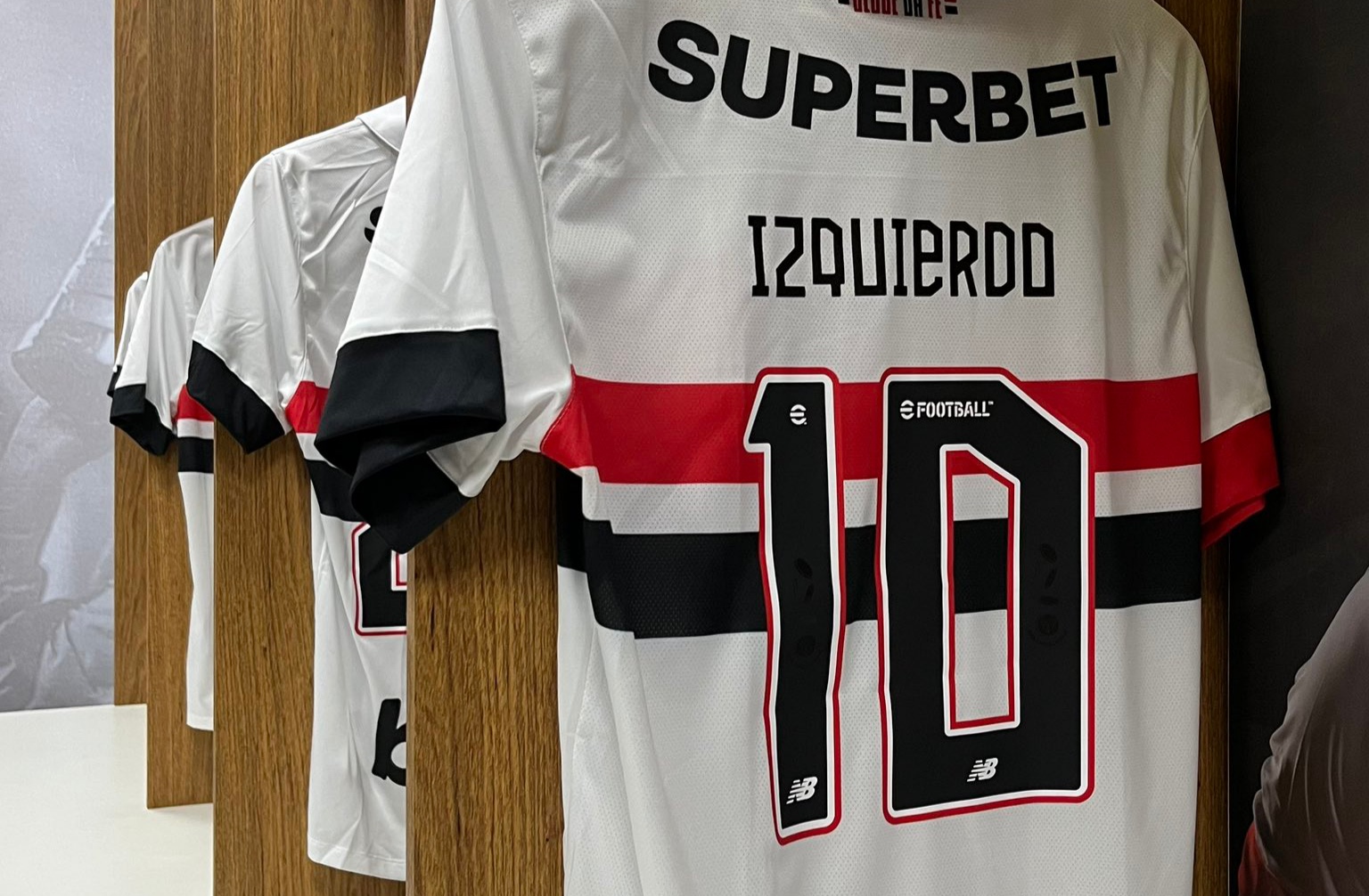 Futbolistas de São Paulo lucirán camisetas con el nombre de Juan Izquierdo