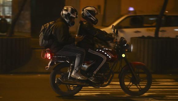 Restringen circulación de motos en la noche