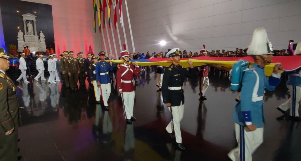 Autoridades firmaron acta con motivo a la conmemoración del Día de la Bandera Nacional: Hace 218 fue izada por primera vez en Coro