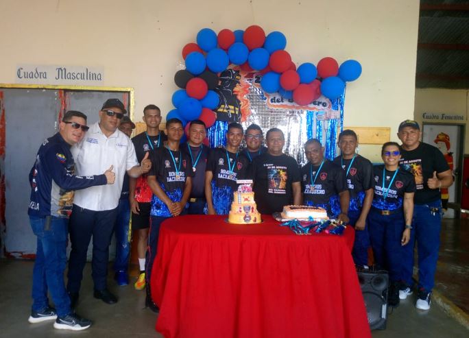 Bomberos de Valmore Rodríguez celebraron su día con actividades deportivas y recreativas