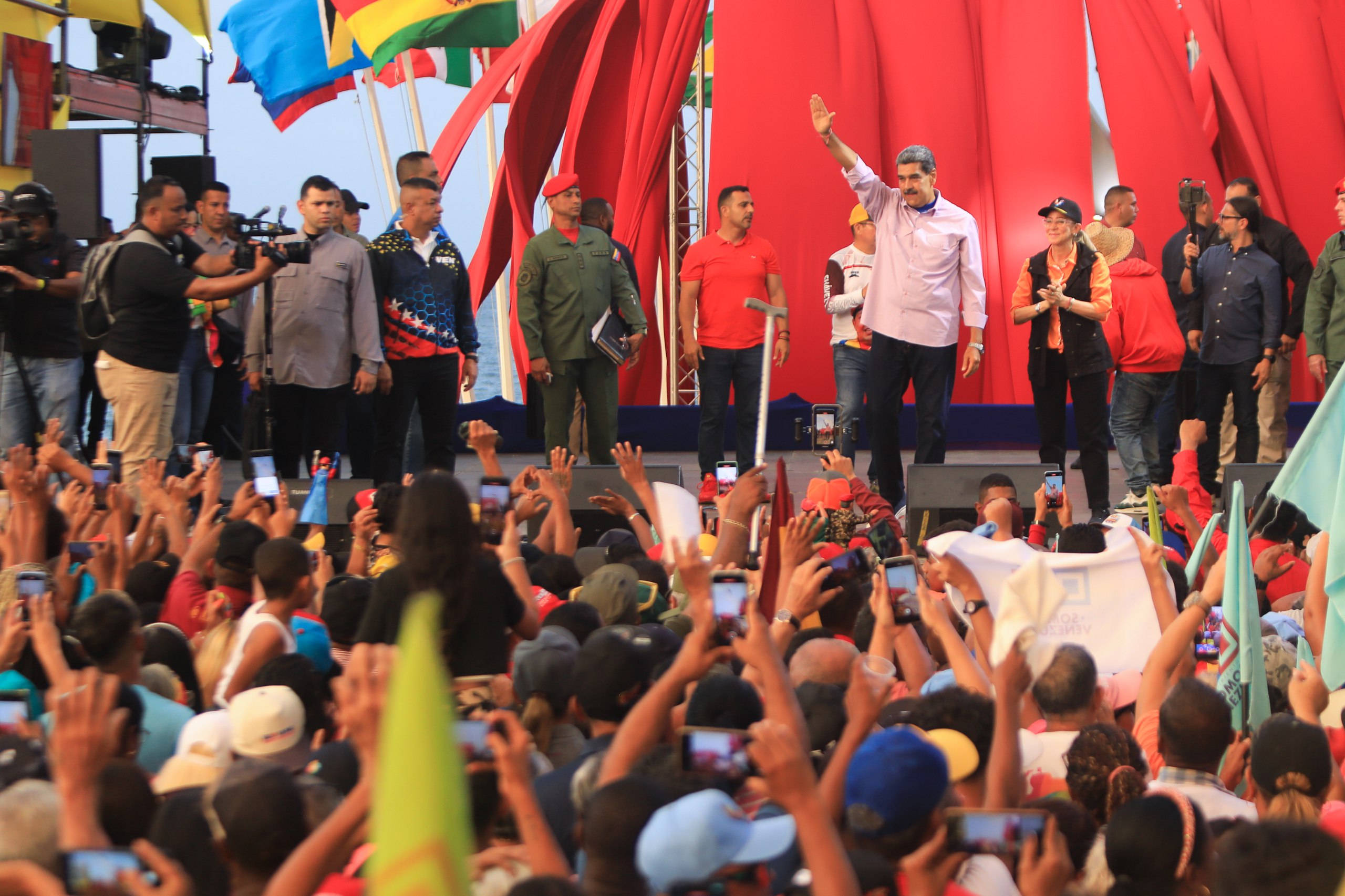 Maduro celebra la sentencia del TSJ sobre las elecciones del 28-Jul: “Santa palabra, hágase la paz, respeto absoluto a los Poderes Públicos”